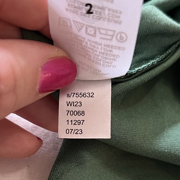 LOFT Dark Emerald Green Silky Shirt Blouse Size L Ruffle Neck Victorian Work - Picture 9 of 9